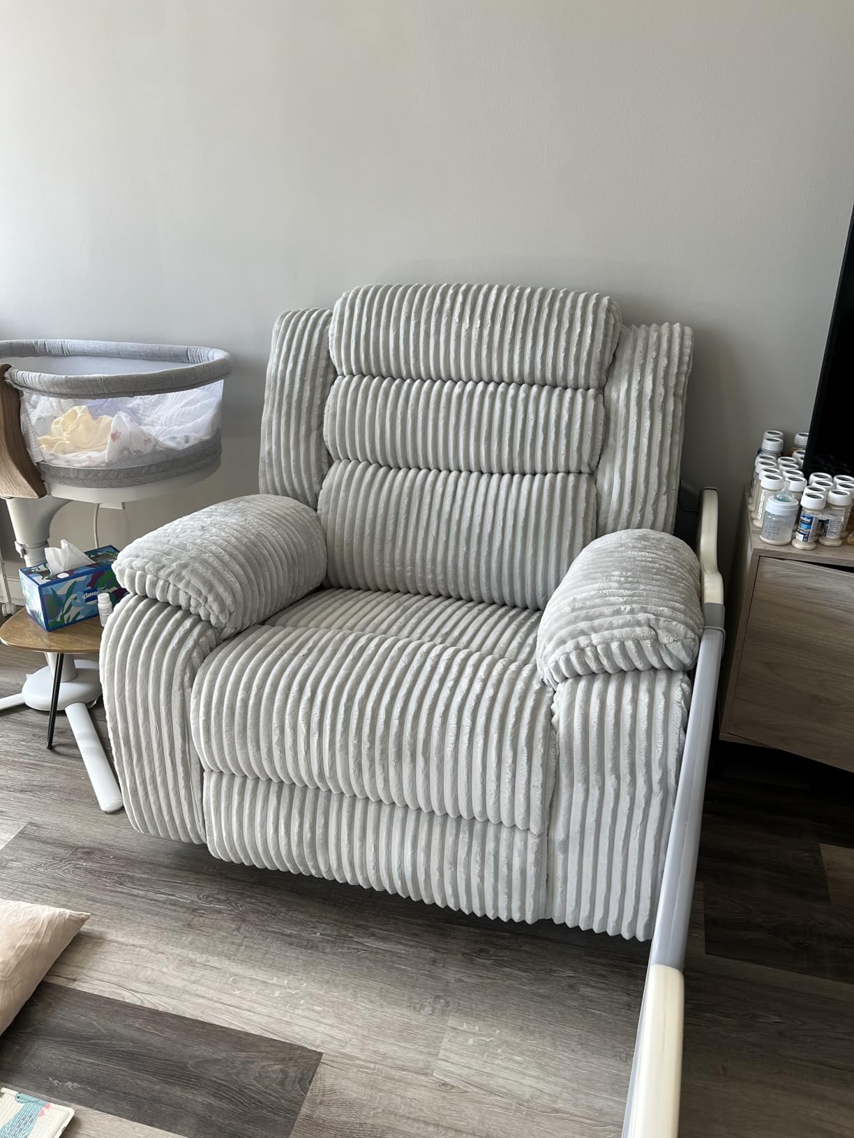 SINCRUMI Power Swivel Rocker Recliner Chair for Adult with Vibration & Heat customer photo 2
