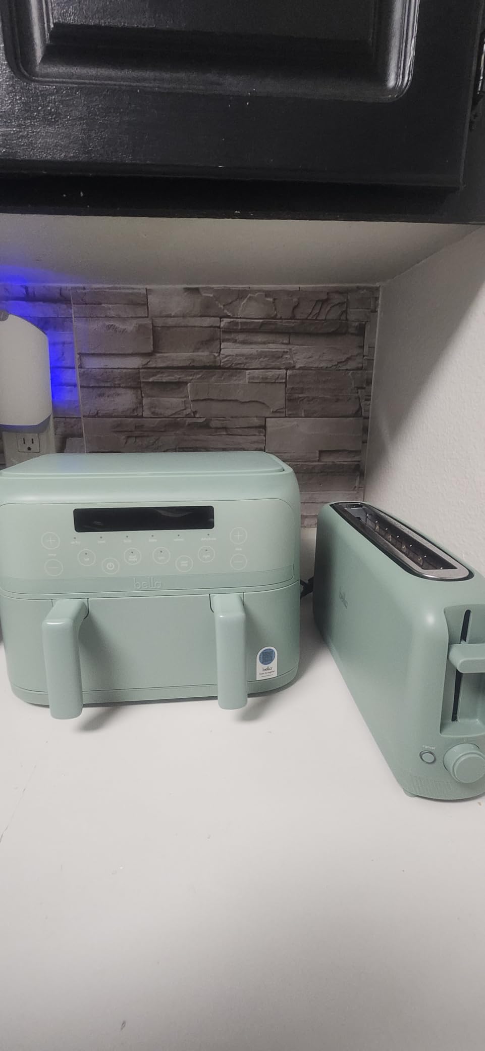 bella Fits-Anywhere™ Slim Toaster, 4 Slice Extra Long & Wide Slot, Oatmilk customer photo 1