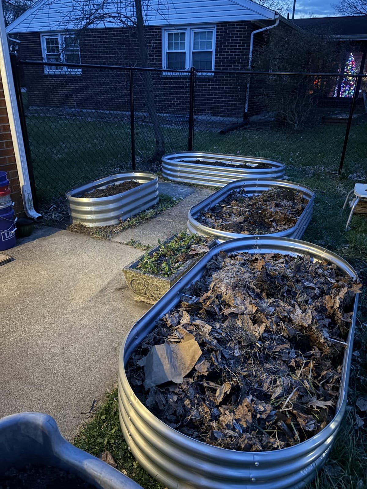 Amazon Basics Raised Garden Bed, Galvanized Steel, 48 x 24 x 12 inches, Silver customer photo 2