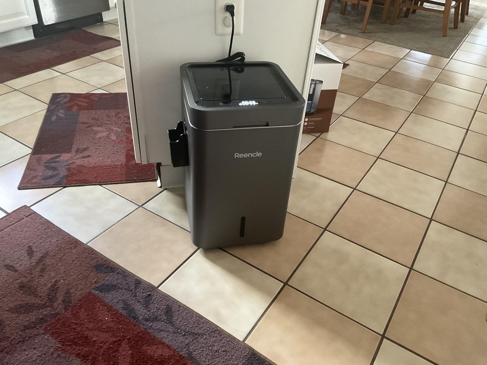 Reencle Gravity Electric Composter - 22L Kitchen Composter– Decomposes 3.3 lbs Daily, Odorless & Quiet Indoor Composting, Rapid Decomposition with All-new Compost Starter 2.0 + Booster Pack (Silver) customer photo 2
