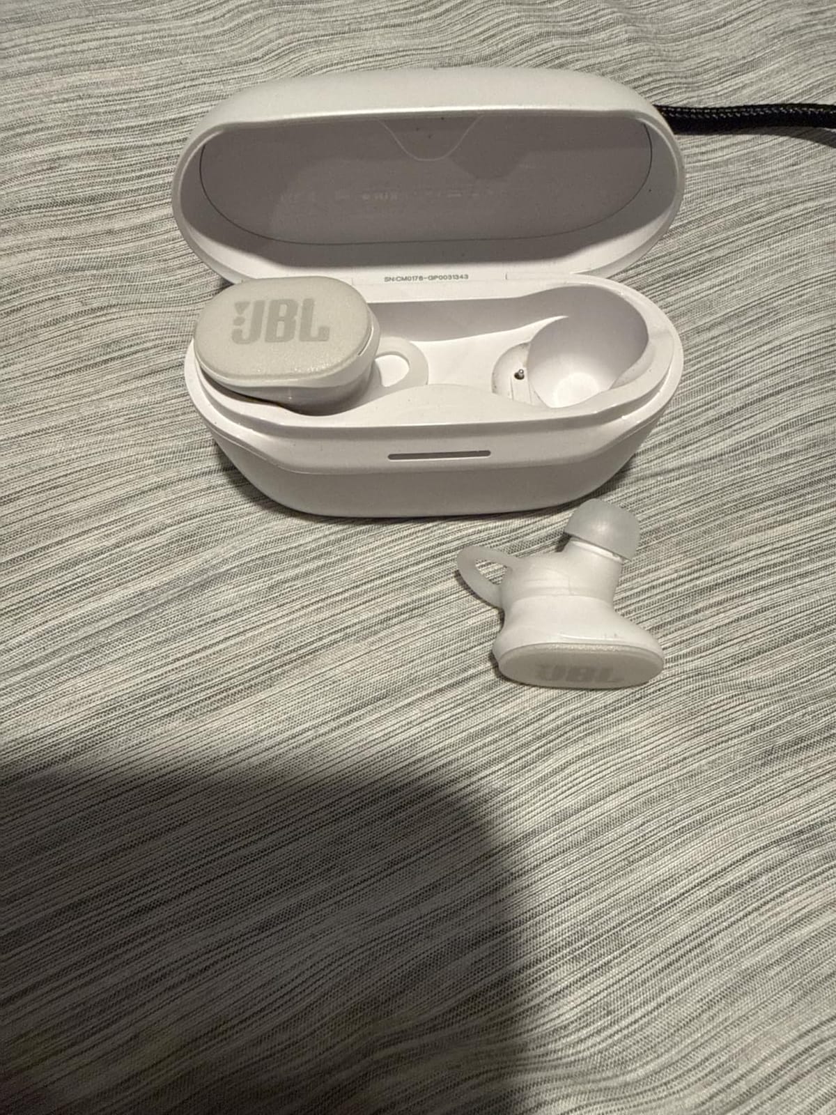 JBL Endurance Race 2 - True Wireless Earbuds - Black customer photo 1