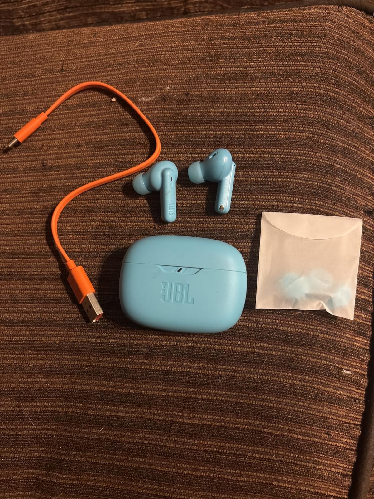 JBL Vibe Beam 2 - True Wireless Noise Cancelling Earbuds with JBL Pure Bass Sound & Smart Ambient Technology, 4mics for Crisp, Clear Calls, up to 40Hrs of Playback, IP54 Dust & Water Resistant (Blue) customer photo 2