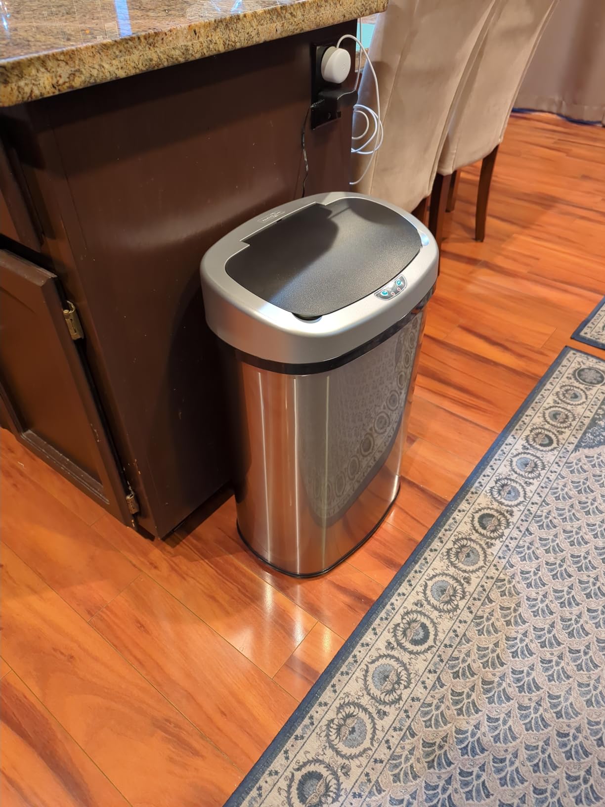 iTouchless Patented Large 24 Gallon Motion Sensor Trash Can | Odor Filter customer photo 1