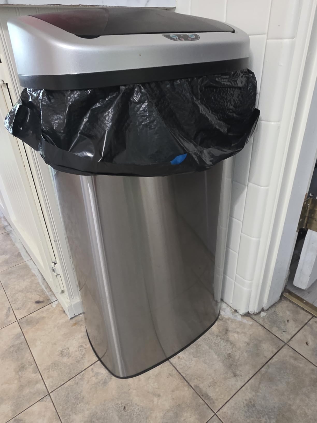 iTouchless Patented Large 24 Gallon Motion Sensor Trash Can | Odor Filter customer photo 2
