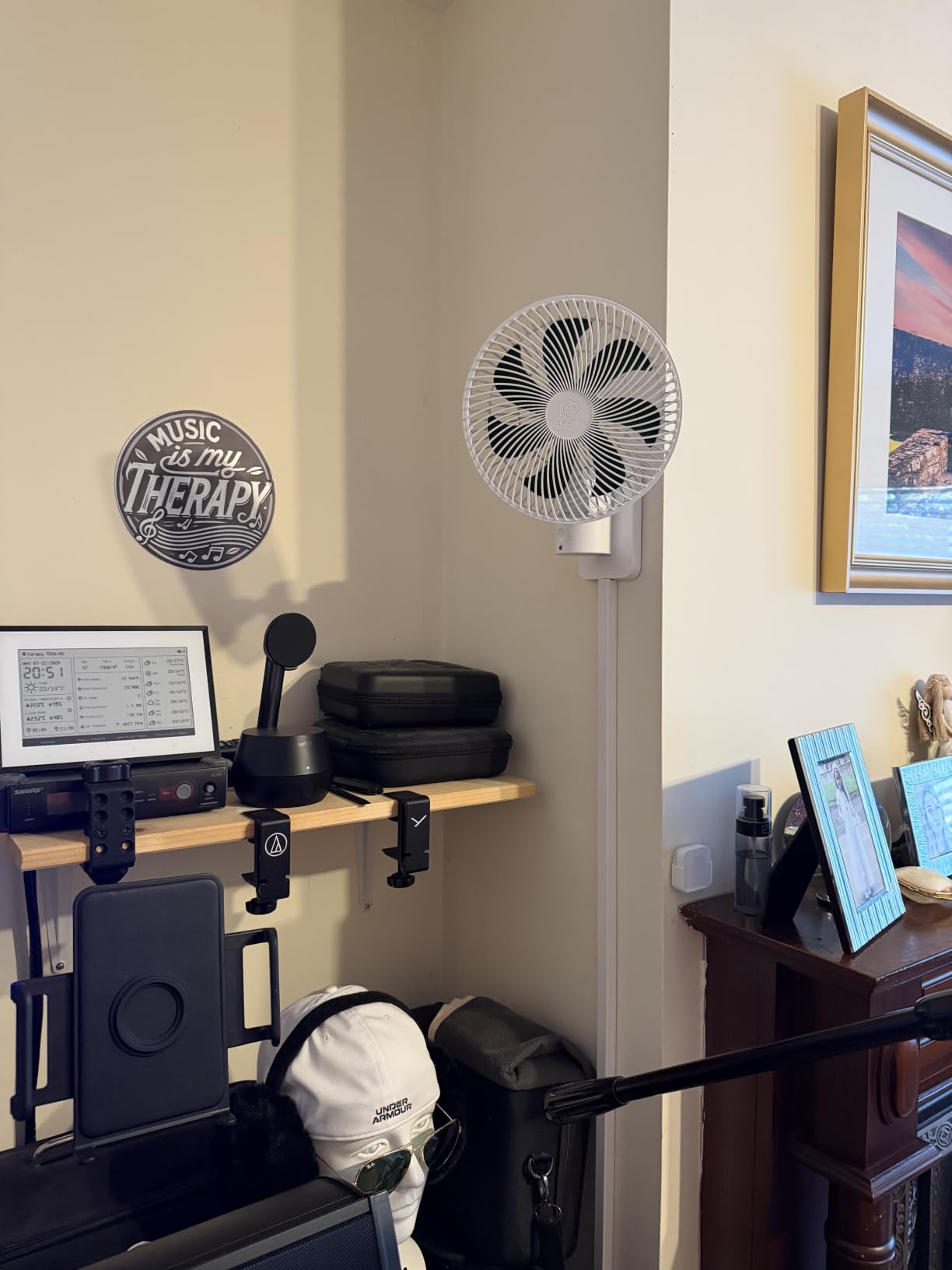 LEMOISTAR 8 Inch Small Wall Mounted RV Fan with Remote Control, 90° Oscillating, 4 Speeds, 4 Timer, Adjustable Tilt, 70 Inch Cord, Quiet, for Corner Bedroom Home Office Garage-Black customer photo 1