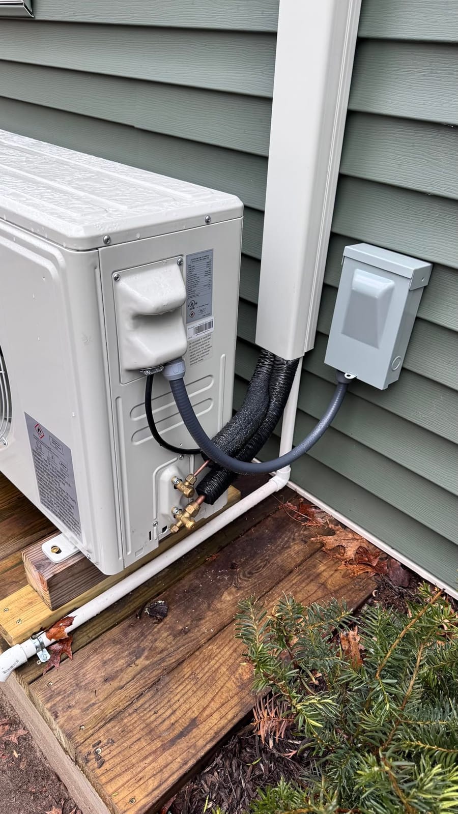 18000BTU Mini Split Air Conditioner Heat Pump, 19 SEER2 Inverter Compressor AC Unit Cools Rooms up to 1250 Sq. Ft, 230V Ductless Split AC with Pre-Charged Condenser & Installation Kit customer photo 1
