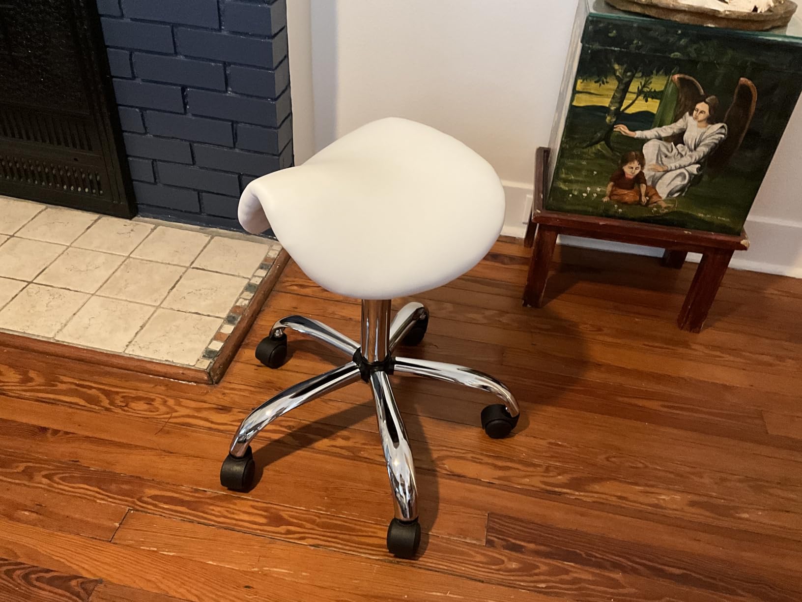 OmySalon Saddle Stool Rolling Chair, Ergonomic Saddle Chair with Swivel Wheels, Adjustable Hydraulic Stylist Cutting Stool for Salon Tattoo Massage Office Medical, Grey customer photo 2