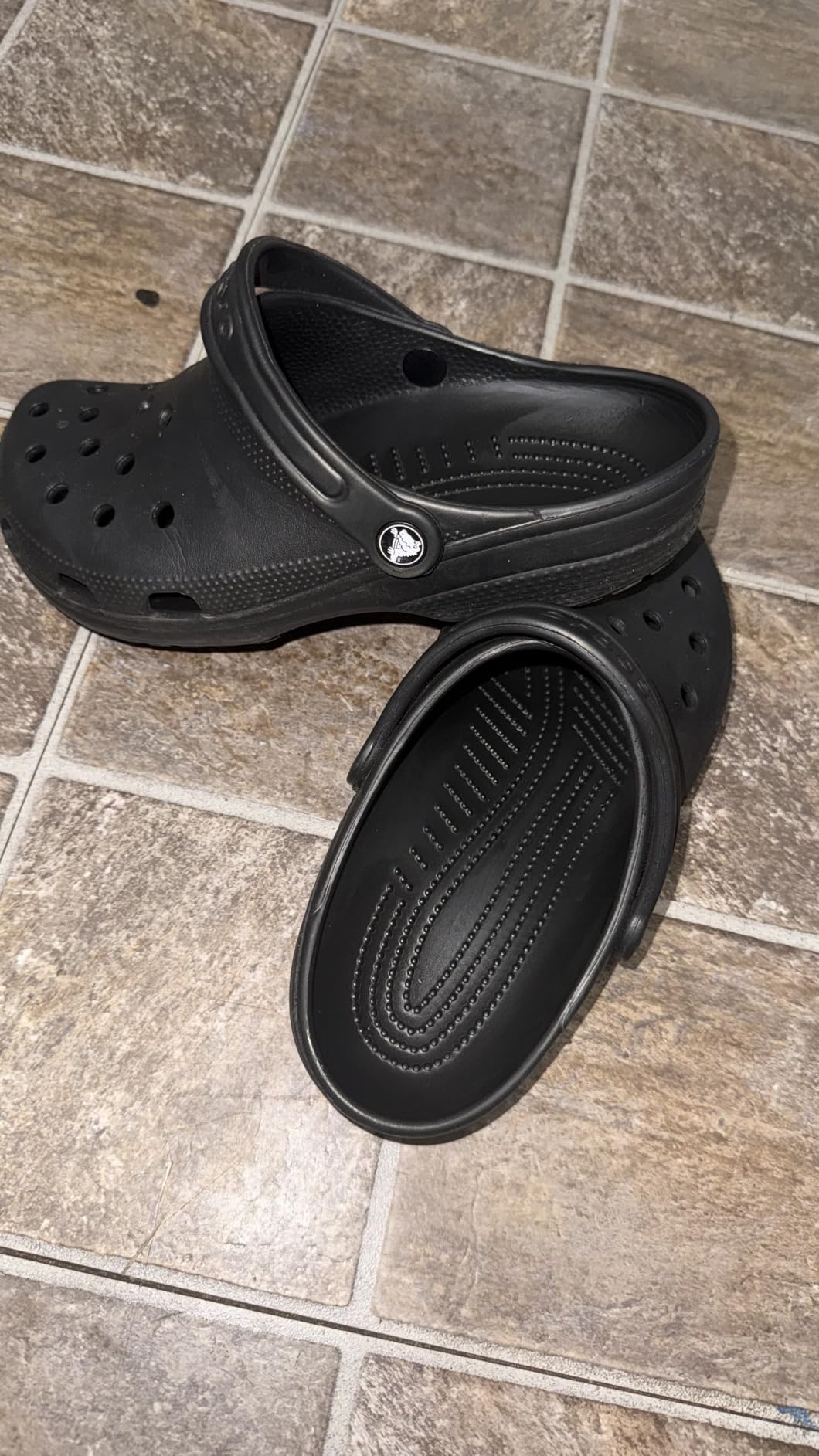 Crocs Unisex-Adult Classic Clog, Clogs for Women and Men customer photo 1