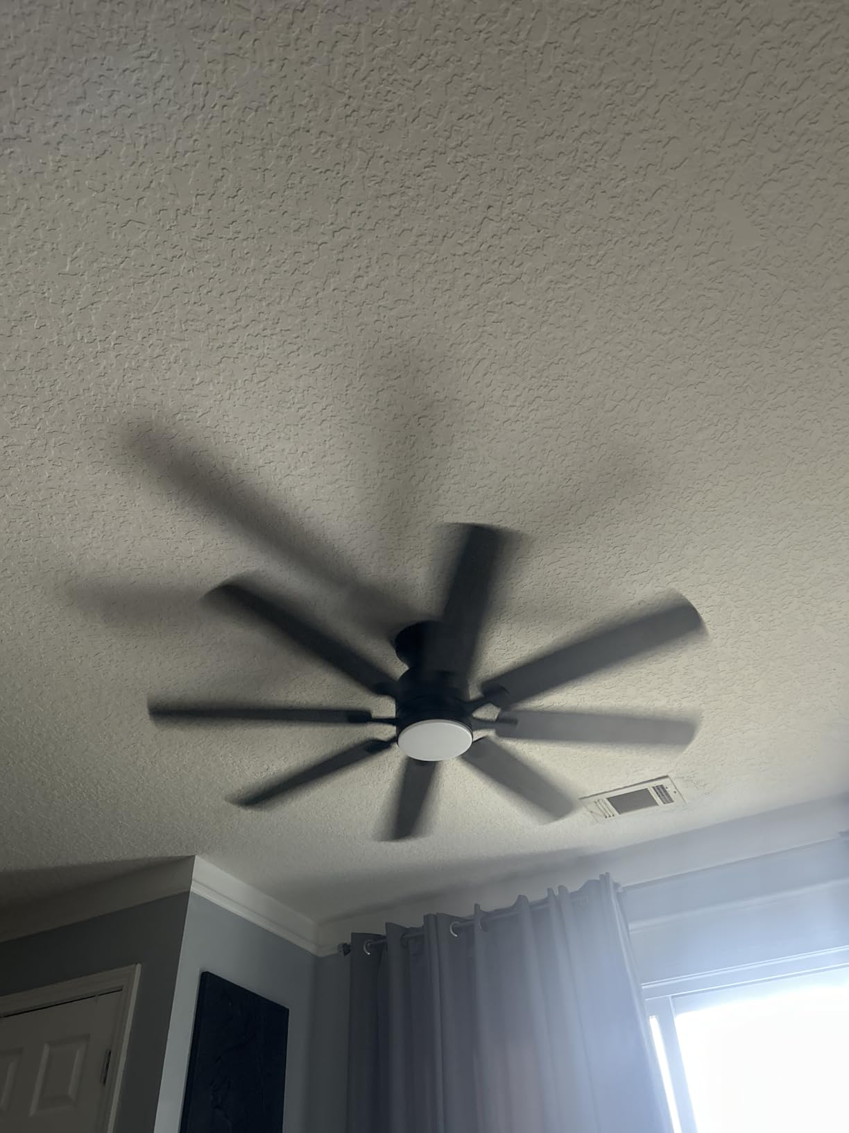 KNUN 52 Inch Flush Mount White Ceiling Fan with Light, Remote Control Ceiling Fan with Light, 6‑Speed Reversible Ceiling Fans with Lights, Quiet DC Motor 3CCT Dimmable Ceiling Fan for Indoor customer photo 2