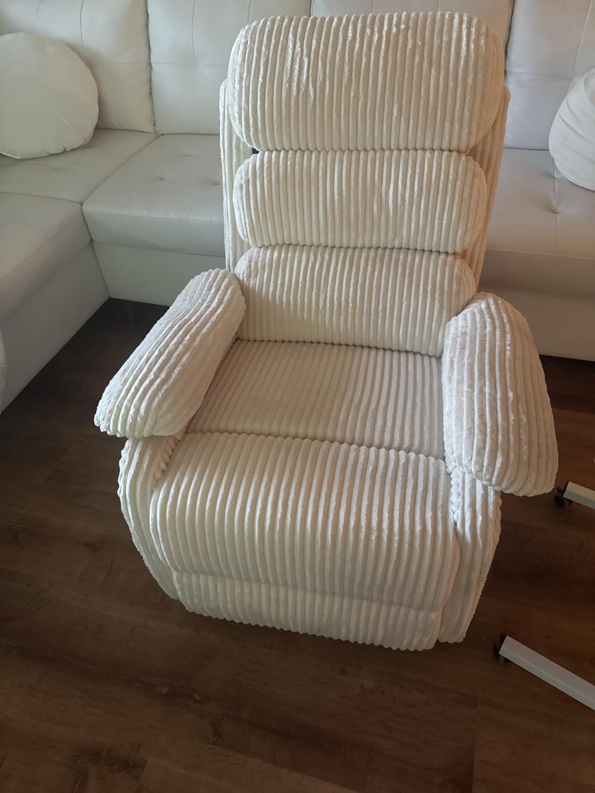 Adult 360° Rocking Recliner Chair，Nursery Rocker Reclining Chair with Side Pocket, a Comfy upholstered Single Sofa Armchair. Suitable for Living Room, Bedroom Nursing use, Velvet Fabric in Beige customer photo 2