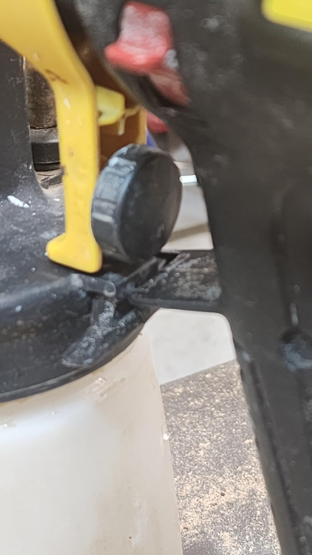 Wagner Spraytech FLEXiO 1500 HVLP Paint & Stain Sprayer, iSpray Nozzle | Lightweight handheld FLEXiO sprayer includes an iSpray nozzle and sprays unthinned latex. customer photo 2