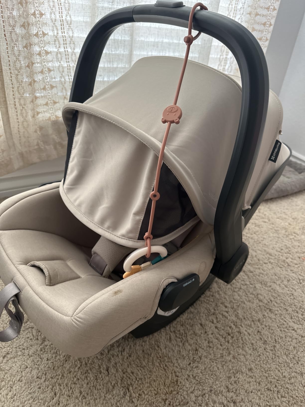 UPPAbaby Mesa V3 Infant Car Seat with Base, Insert & SmartSecure - Evelyn customer photo 2
