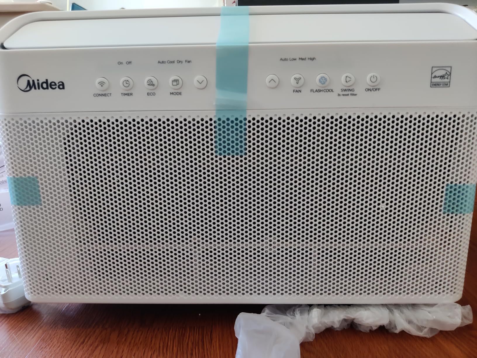 Midea 10,000 BTU U Shaped Window Air Conditioner, Cools up to 450 Sq Ft customer photo 2