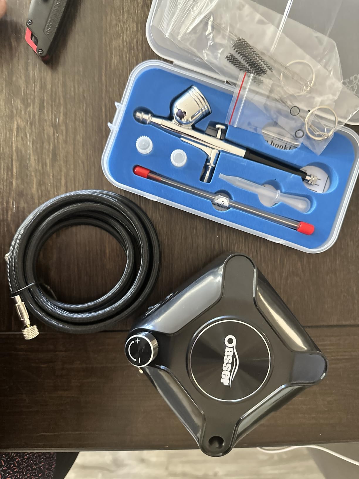 Oasser Airbrush Kit with Compressor, Dual Action 10.5L/min Airbrush Set | Auto Start-Stop, 0.2/0.3/0.5mm Nozzles, 12V DC Plug-in, Stepless Pressure, for Nails Makeup Model Painting Beginners, Blue customer photo 2