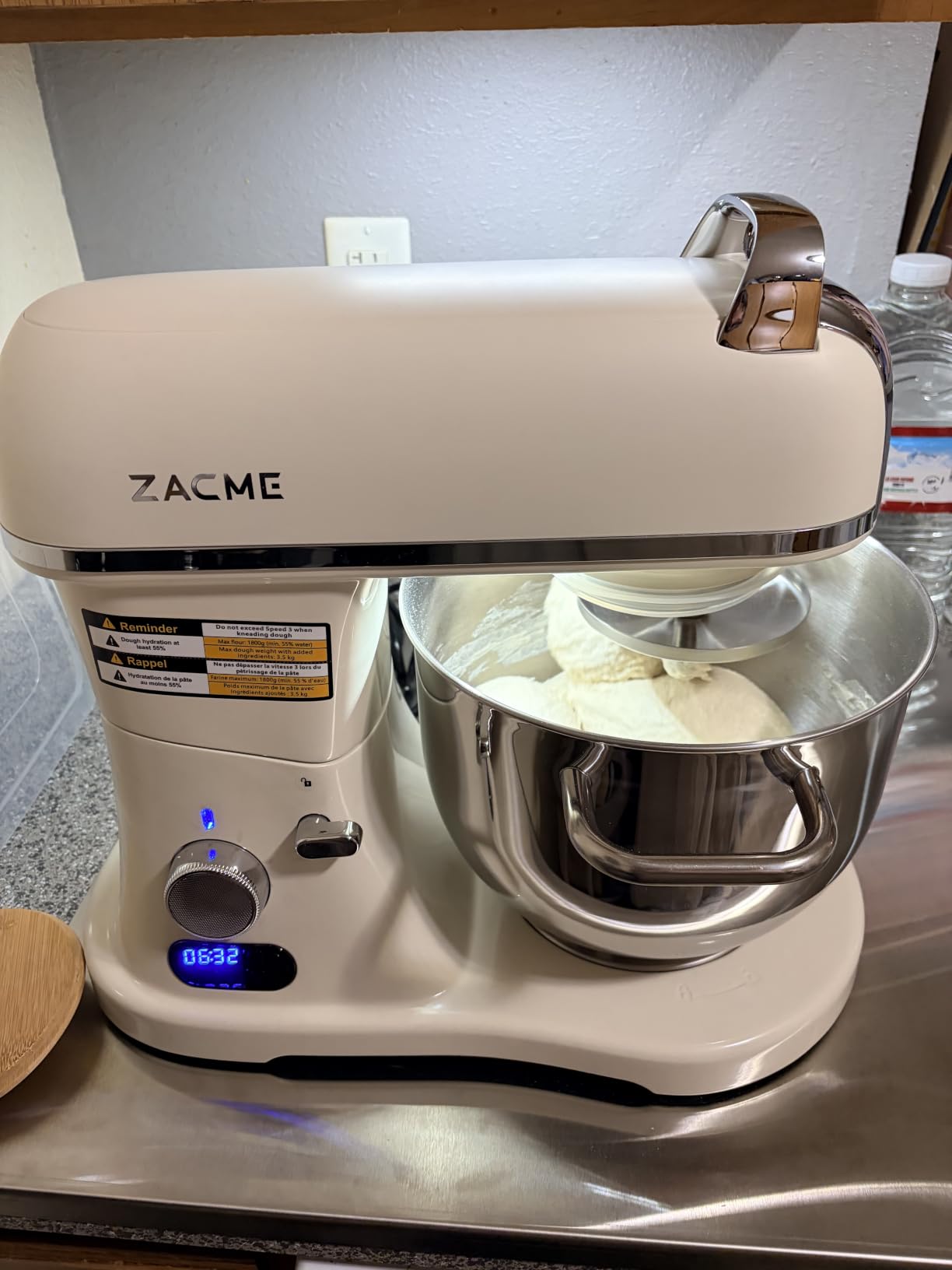 8.4QT Commercial Stand Mixer 800W with Aluminum Die Casting Meets the Standard of NSF/ANSI 8-2023, Mixers Kitchen Electric Stand Mixer with Stainless Steel 8L Bowl, Dough Hook, Whisk and Beater, Black customer photo 1