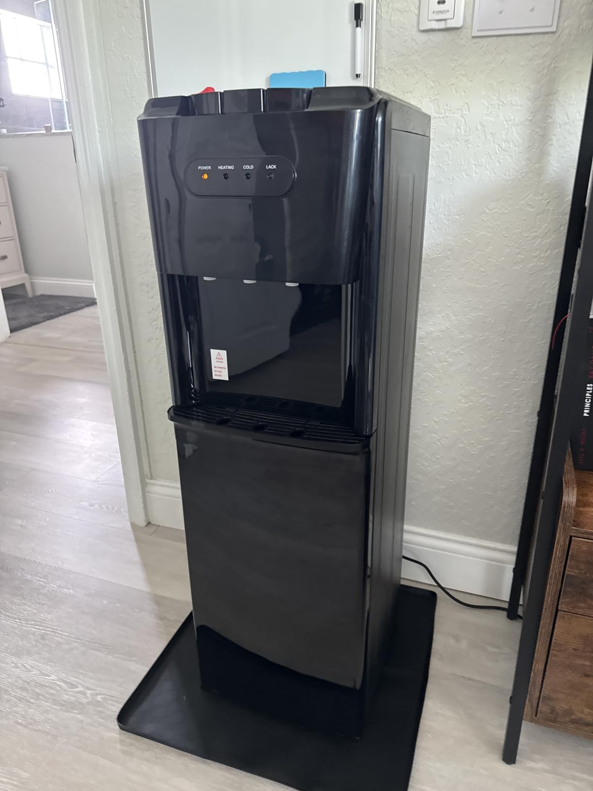 Manastin Bottom Loading Water Cooler Dispenser, Matte Black customer photo 2