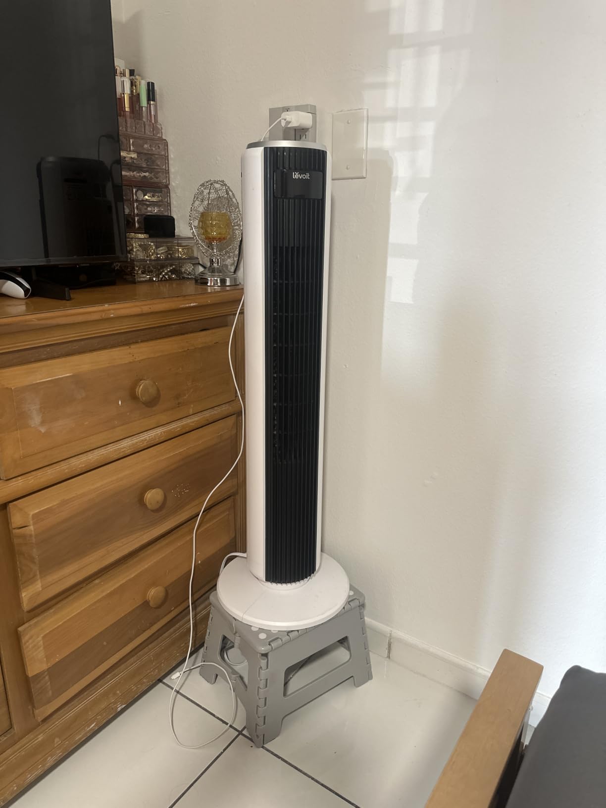 Levoit Tower Fan for Bedroom, Standing Fan with 36”-47” Adjustable Height customer photo 1