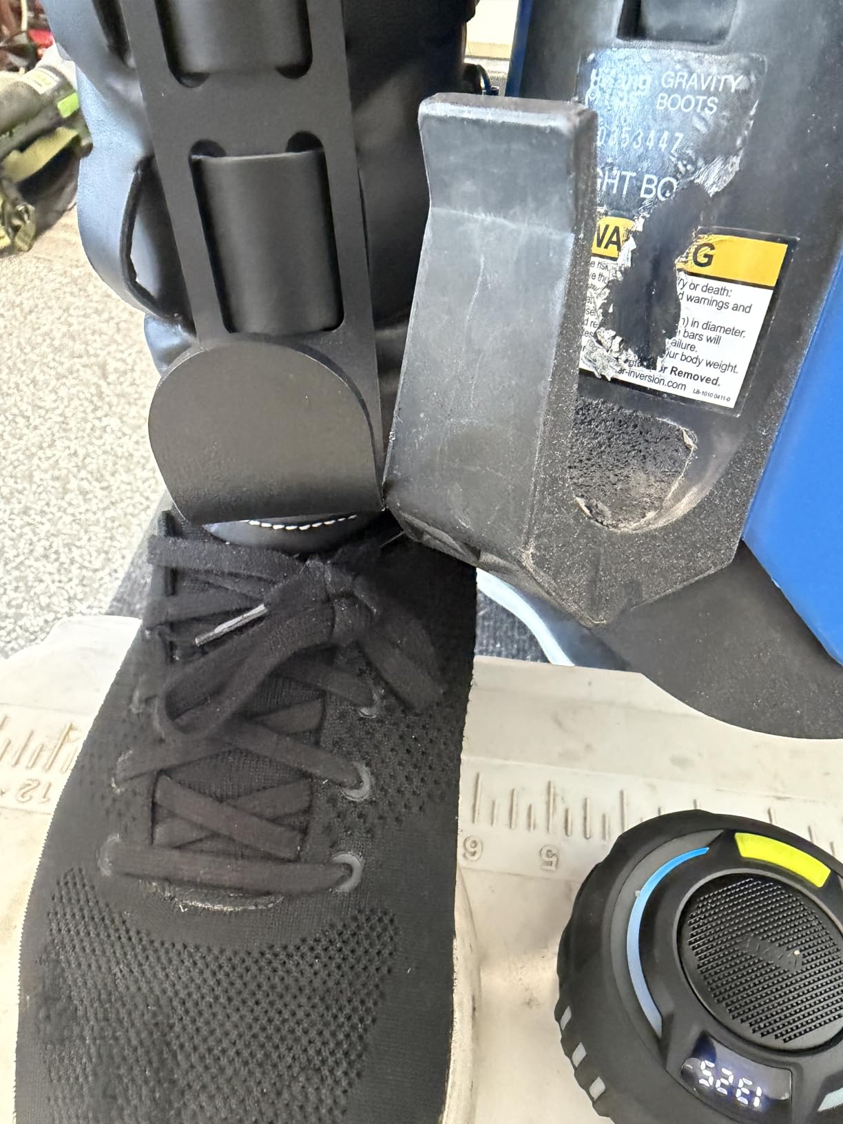 Anti Gravity Inversion Boots for Hanging Upside Down,Inversion Boots for Inversion Decompression Stretching and Abdominal Exercise,Strength Training Inversion Equipment for Home Gym customer photo 2