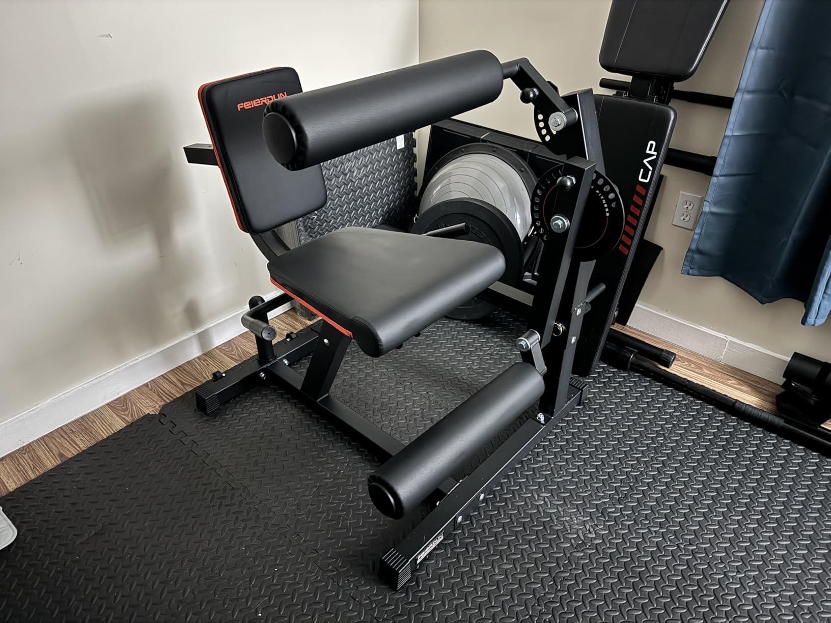 FEIERDUN 4-in-1 Adjustable Leg Extension Curl Machine - 700lbs Capacity Leg Extension Machine for Lower Body Workouts - Adjustable Leg Curl Machine customer photo 2