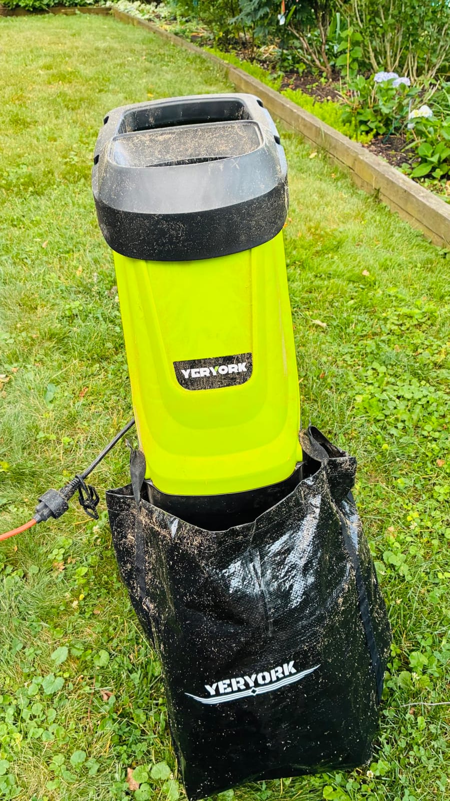 Yeryork 15-Amp Wood Chipper, 21:1 Reduction Electric Wood Chipper & Shredder, 1.8