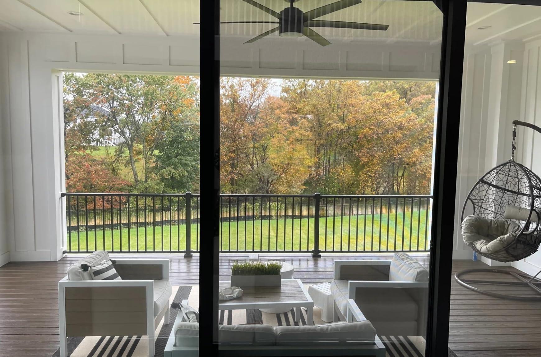 Window Cleaning Robot with Dual Water Spray, App Control, Smart Navigation customer photo 2