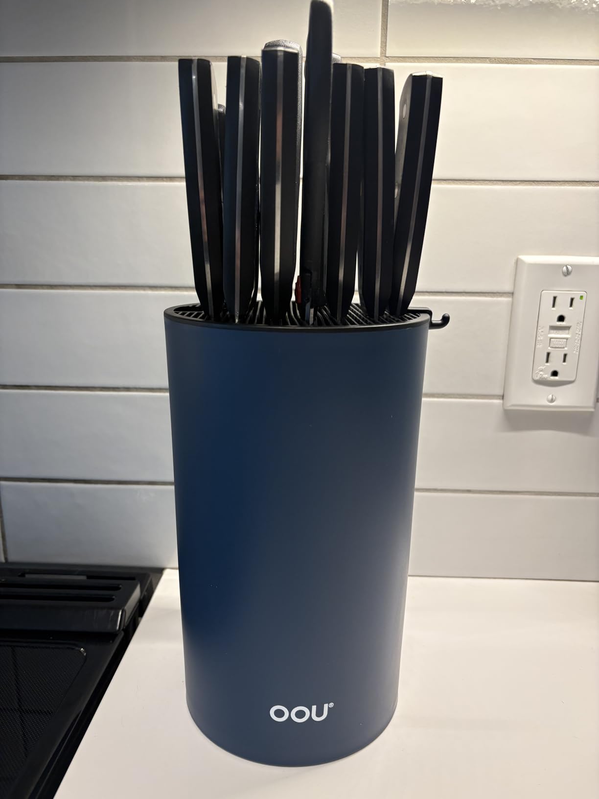 OOU Universal Knife Block Holder Without Knives, Round Kitchen Knife Holder, Detachable Knife Storage for Easy Cleaning-Black customer photo 1