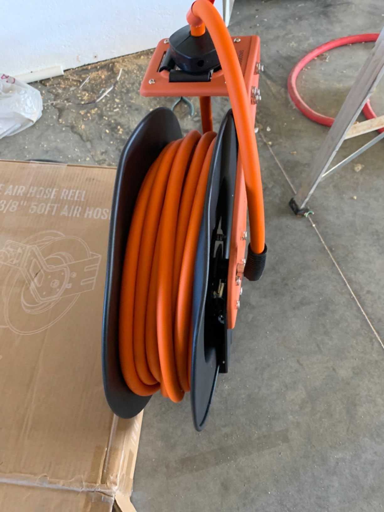 Giraffe Tools TA15 Retractable Air Hose Reel, 3/8