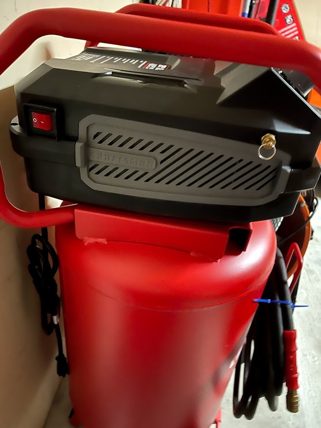 Craftsman Air Compressor, 20 Gallon Oil-Free 1.8 HP Max 175 PSI Pressure Two Quick Couplers Big Capacity, Red- CMXECXA0232043 customer photo 1