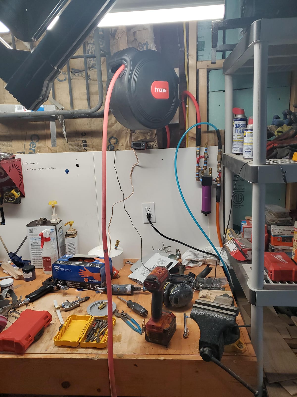 Hromee Air Compressor Hose Reel with Automatic Retractable Enclosed 3/8 Inch × 50 Feet Hybrid Pneumatic Hose, Fittings and Swivel Mount Bracket MAX. 300PSI customer photo 1