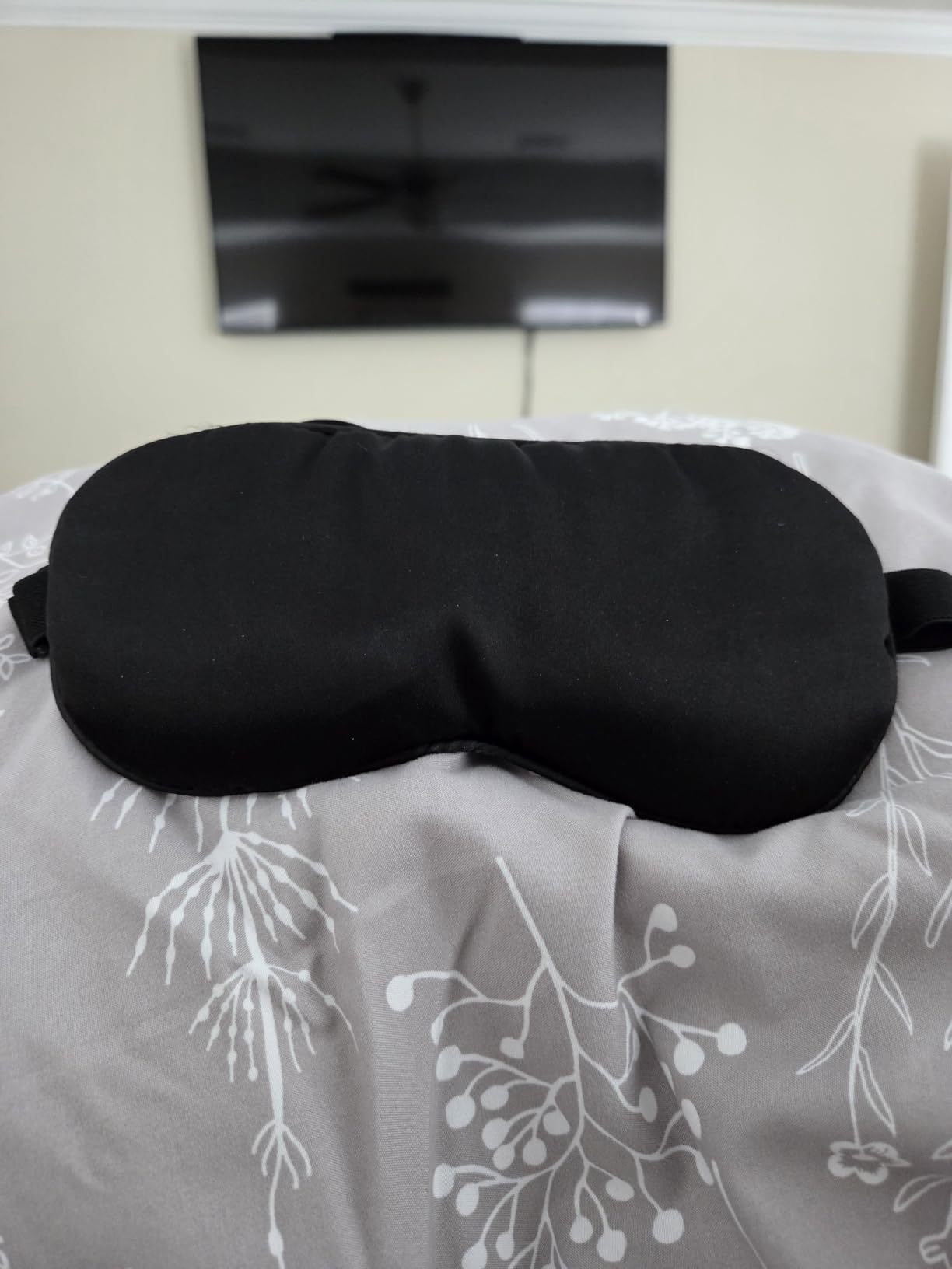 Kitsch Weighted Satin Sleep Mask | Eye Masks for Sleep - (4.1oz/116g) customer photo 1