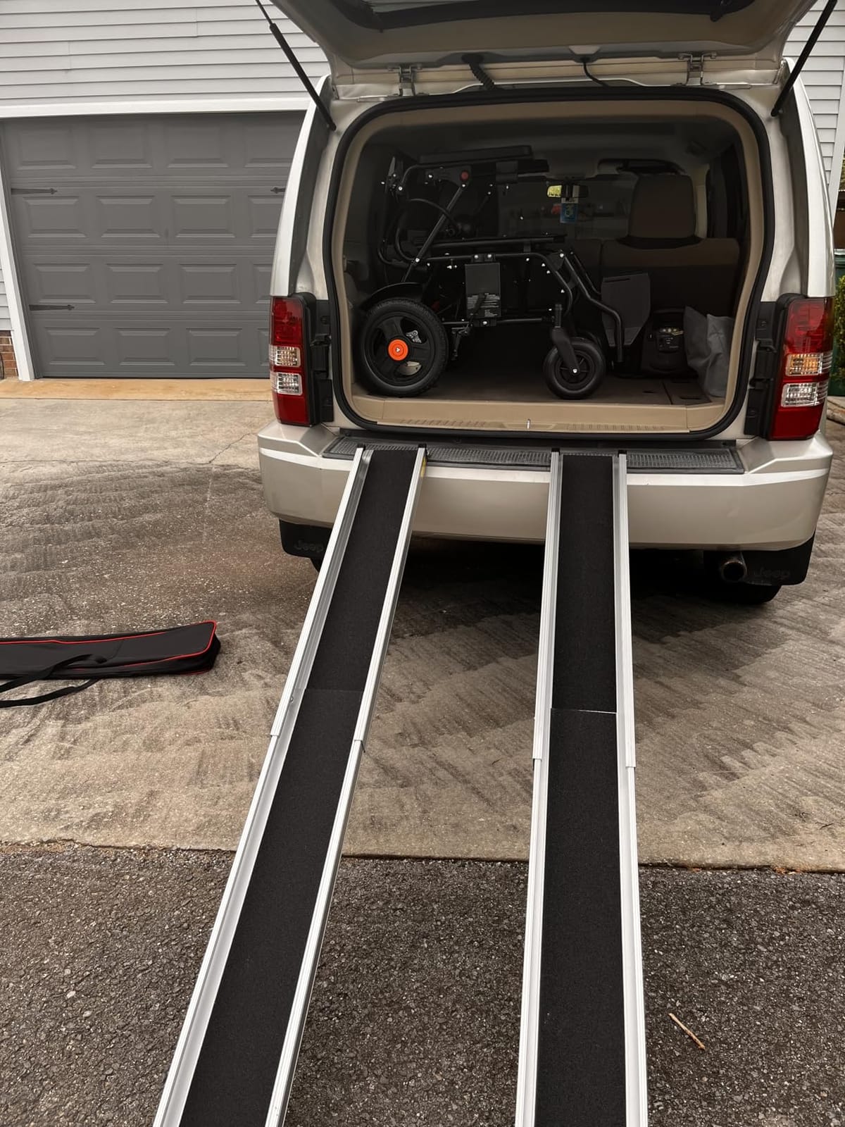 gardhom 7FT Telescoping Portable Wheelchair Ramp with Carrying Case customer photo 1
