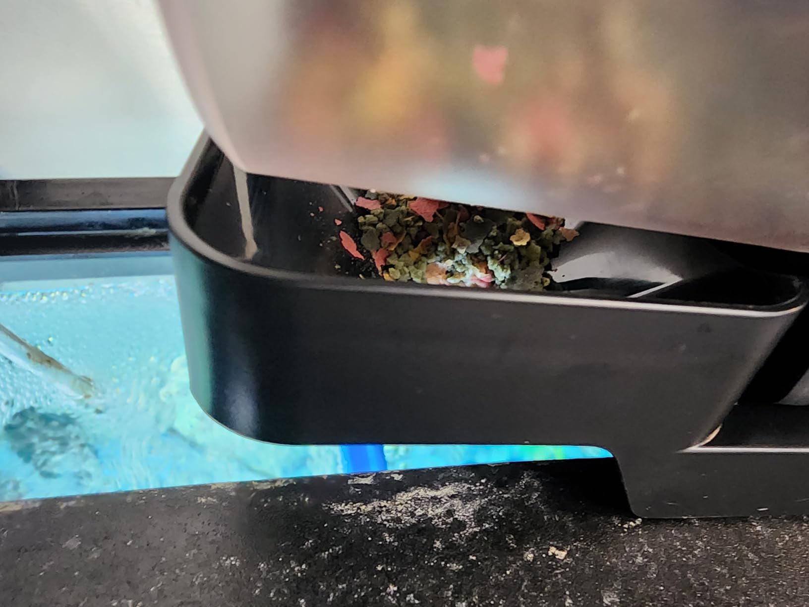 DXOPHIEX Automatic Fish Feeder Food Dispenser Vacation Fish Feeder customer photo 1