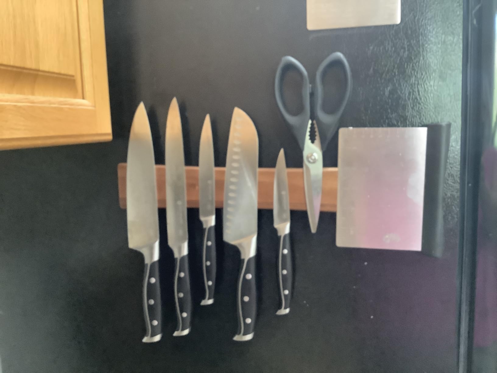 HOSHANHO Magnetic Knife Strips, Magnetic Knife Holder for Wall 16 Inch customer photo 2