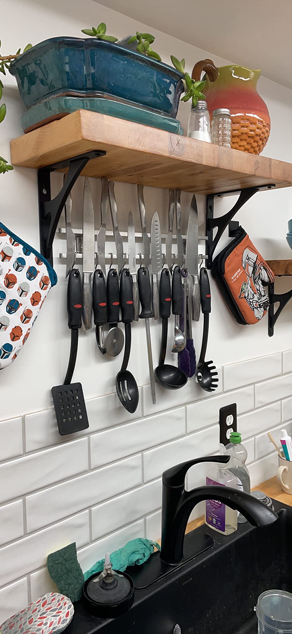 YIIYIIN 18 Inch Magnetic Knife Holder for Wall Mount-Magnetic Knife Strips with 12 Hook-304 Stainless Steel Wall Magnetic Knife Bar Rack-Knife Block-Knife Rack-Utensil Hanger-Kitchen Utensil Holder customer photo 1