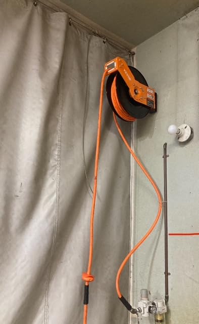 VEVOR Retractable Air Hose Reel 3/8 IN x 50 FT Hybrid Air Hose Max 300PSI customer photo 1