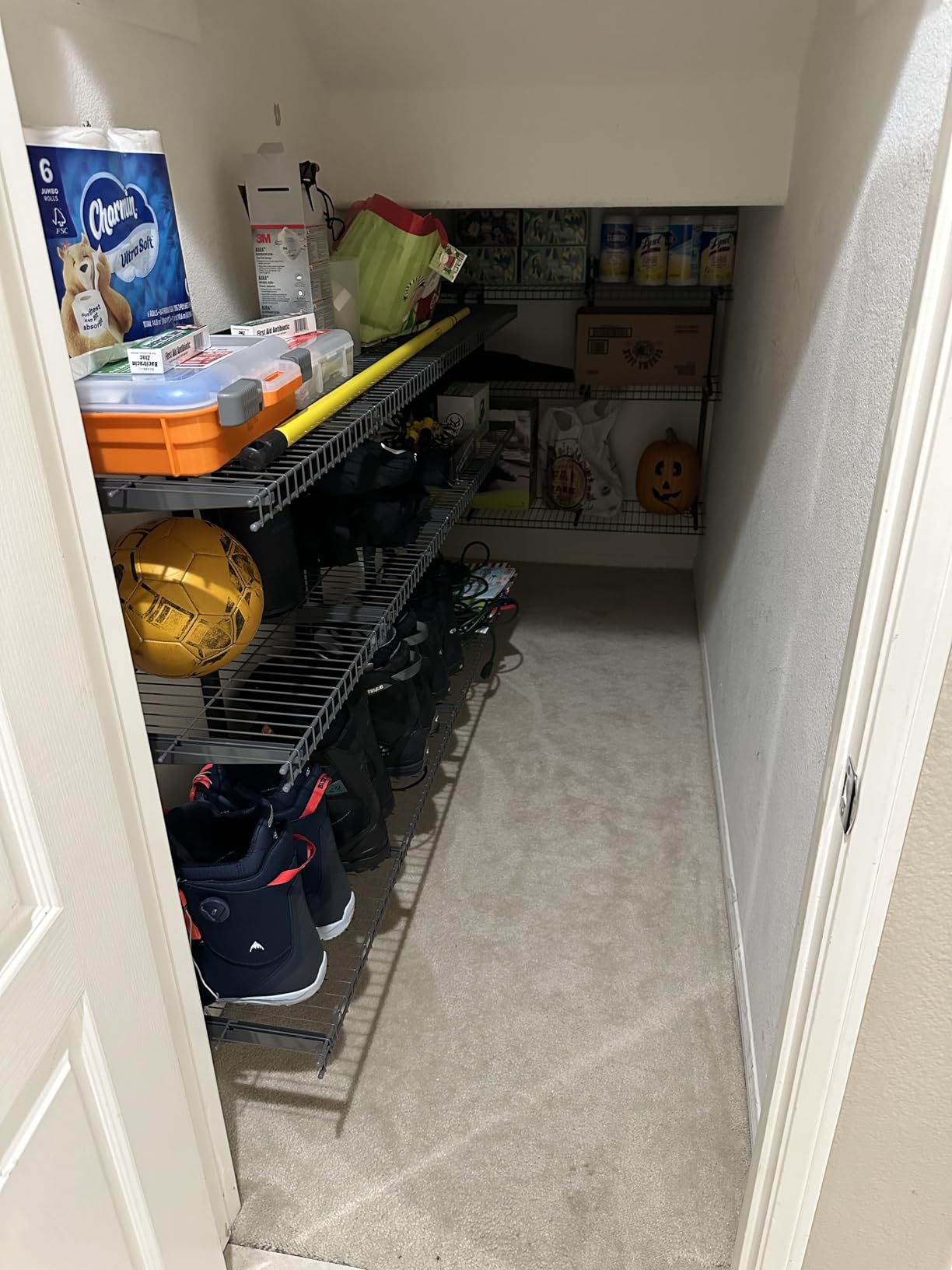 Rubbermaid FastTrack Rail Storage 48