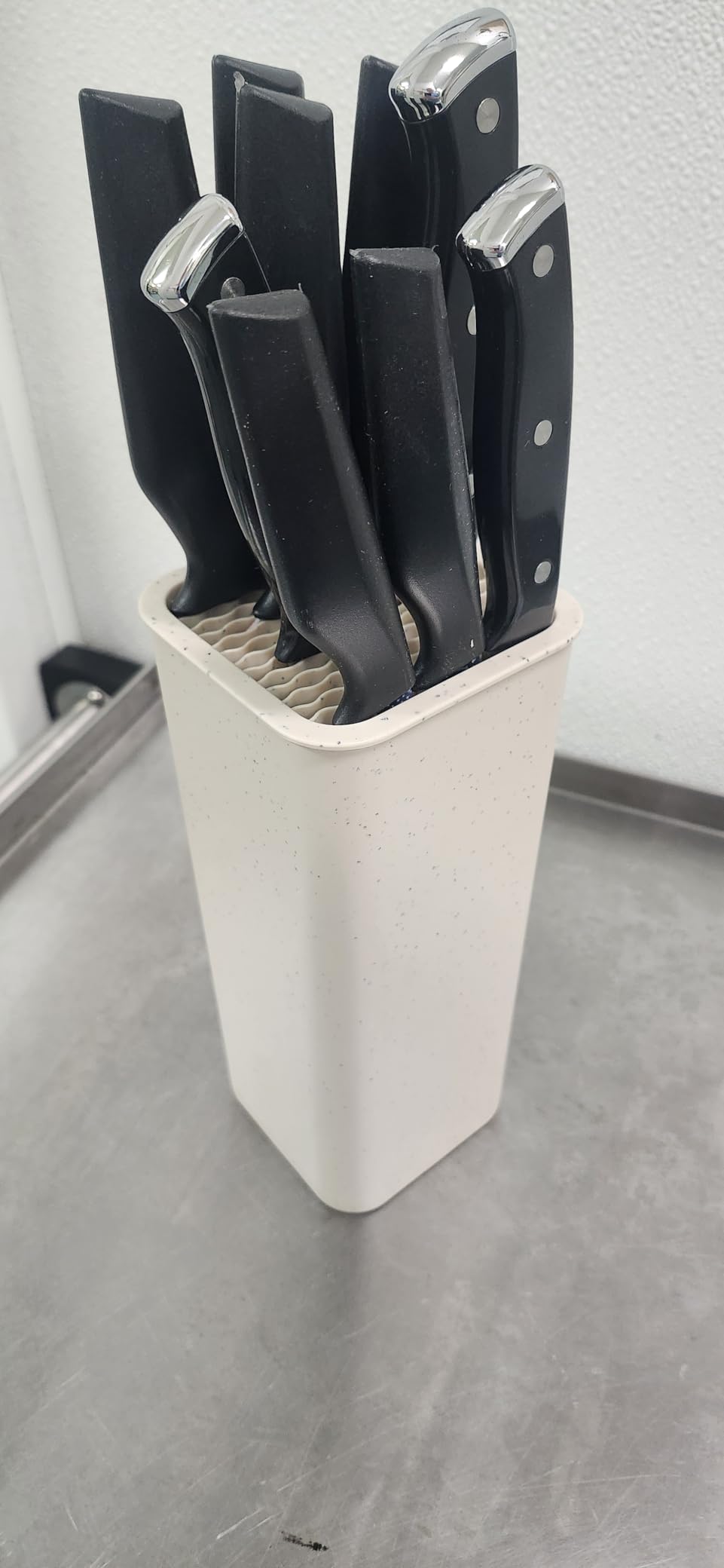 NEWE Knife Block Holder without Knives, Universal Kitchen Storage Stand with Wavy Slots to Protect Blades, Small Space-Saving Knife Organizer for Countertop, Detachable for Easy Cleaning customer photo 2