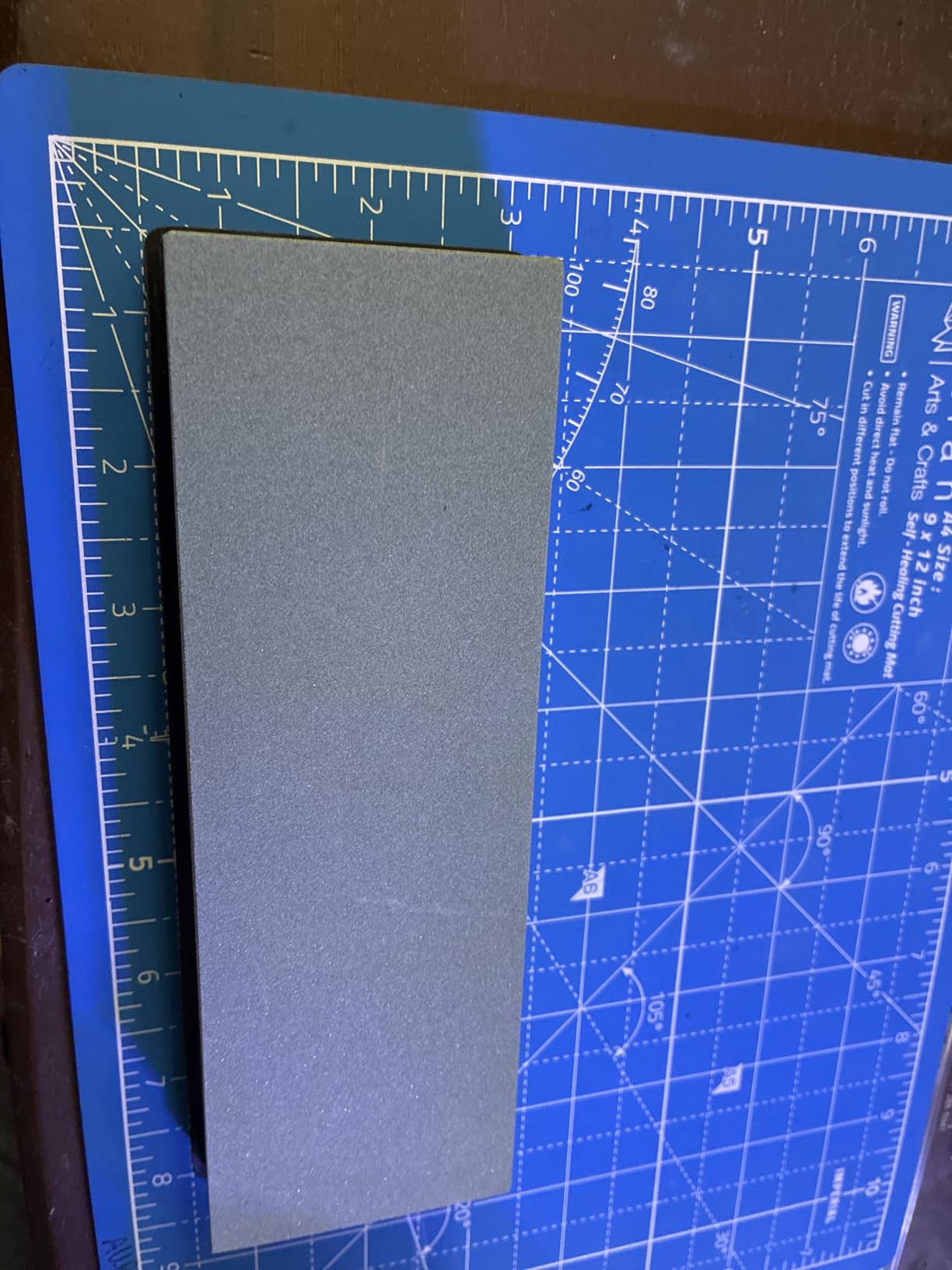 HiramWare Knife Sharpening Stone with Non-slip Rubber Base, 400/1000 Grit Premium Whetstone, Double-Sided Knife Sharpener for Kitchen, Waterstone for Honing Blades Manually customer photo 1