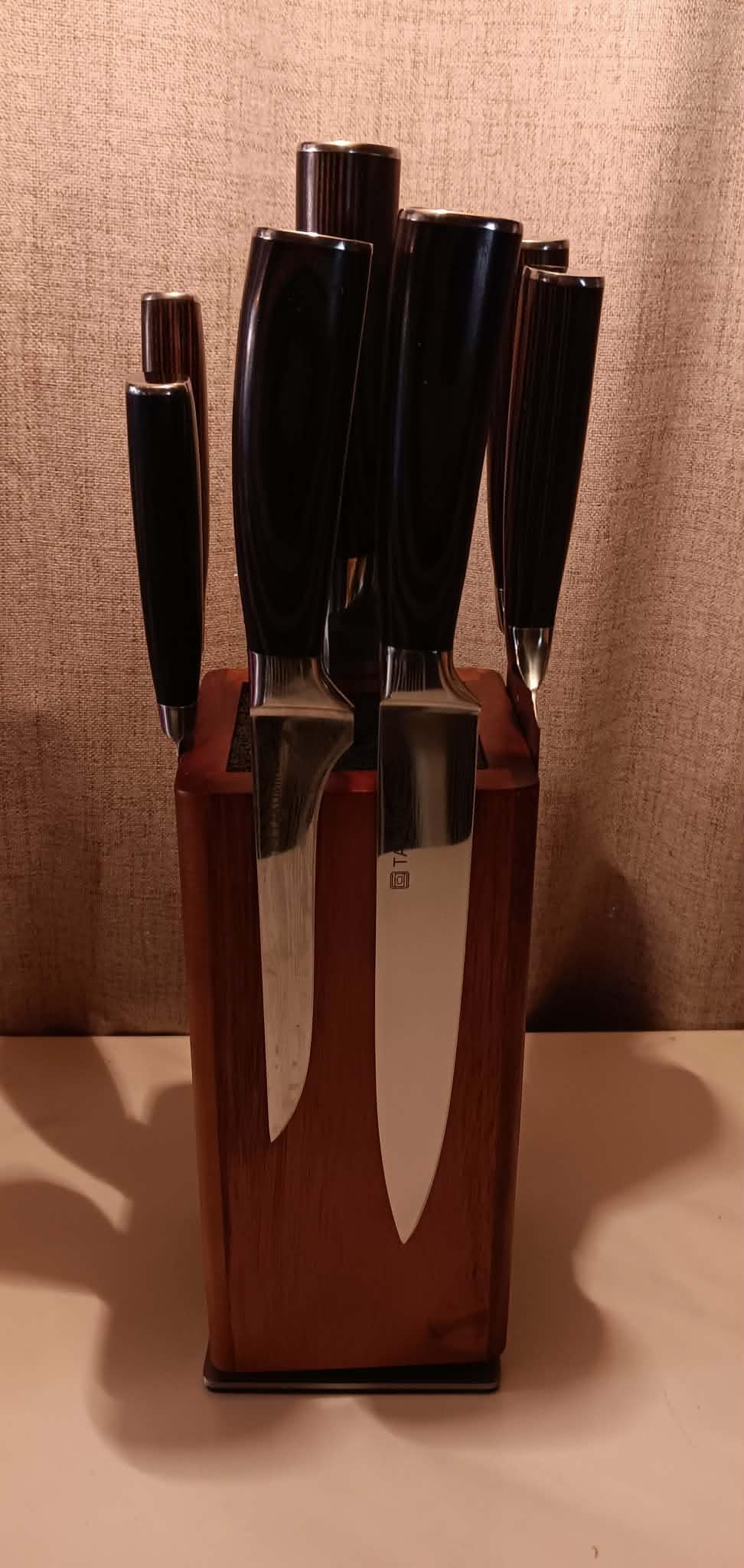 Dmore magnetic knife block without knives 360° rotatable knife holder stand customer photo 1