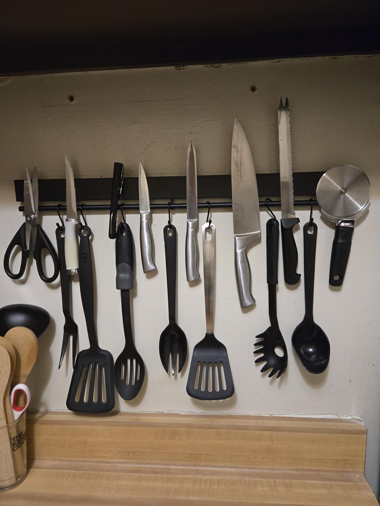 17 inch magnetic knife holder with 10 hooks, No Drilling, Black customer photo 1