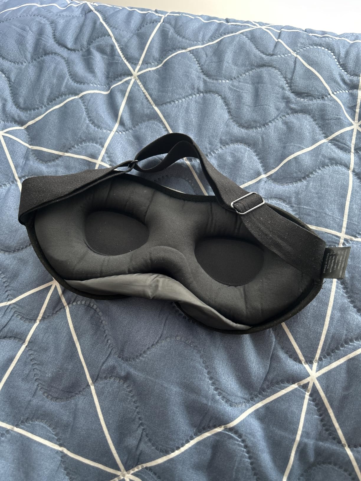 MABAO Weighted Sleep Mask, 100% Blackout Blindfold for Sleeping, Black customer photo 1