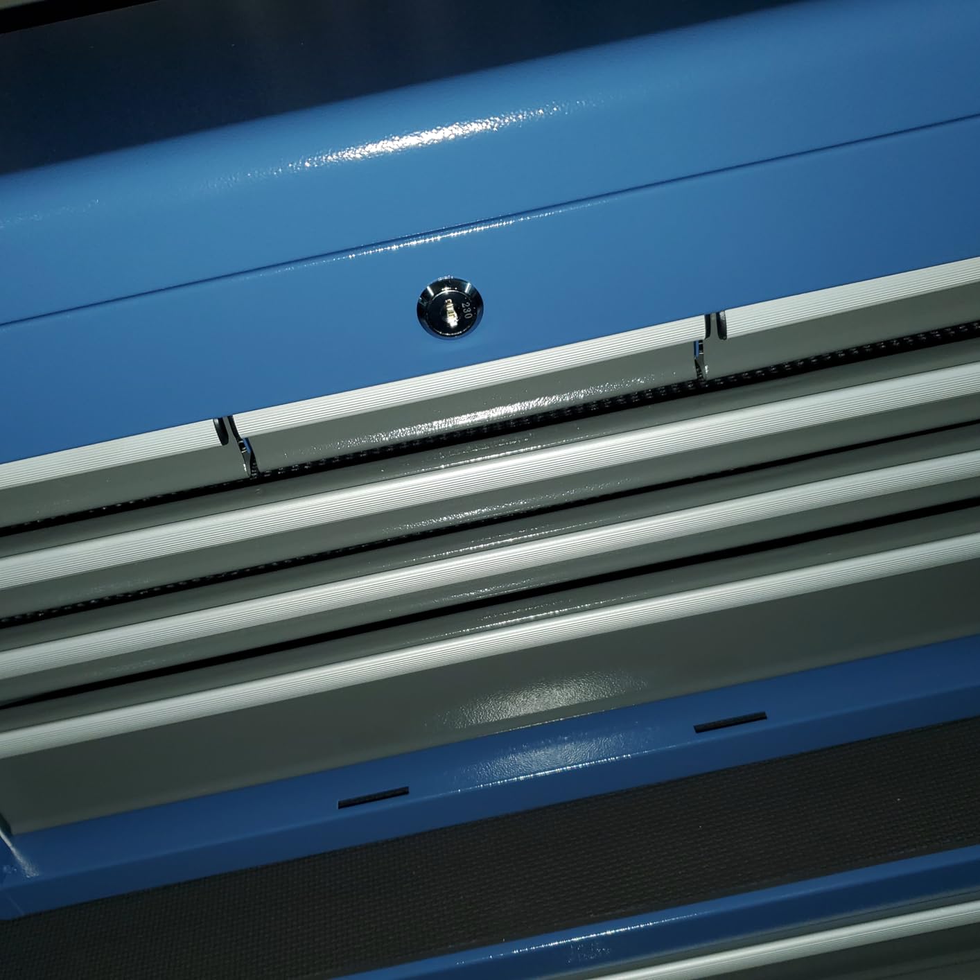 AIRAJ Tool Chest 8-Drawers, 42'' Large Rolling Tool Chest with Wheels customer photo 1