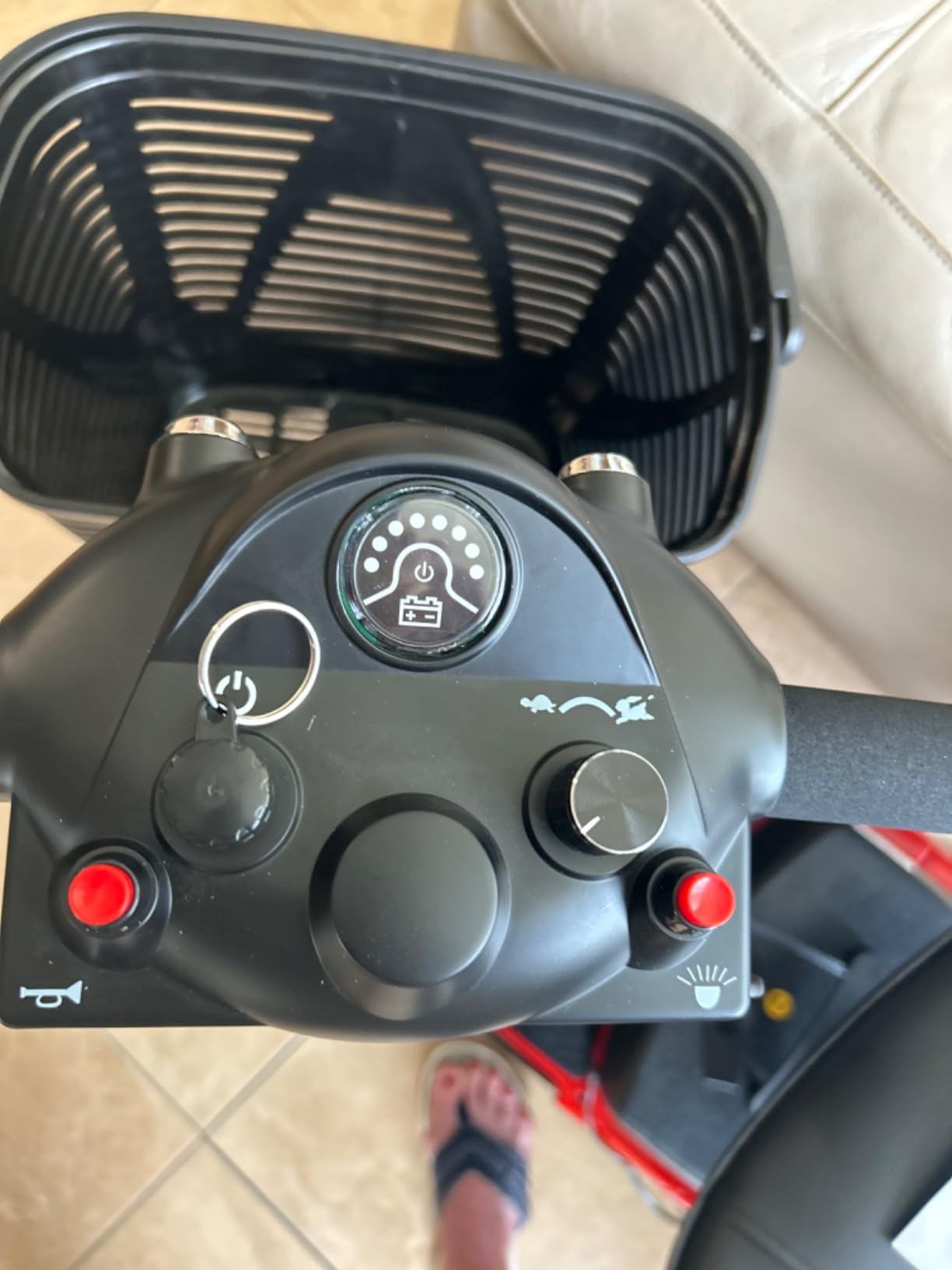VEVOR Heavy Duty 3-Wheel Mobility Scooters for Seniors & Adults, 500lbs Capacity, 21.5 Miles 3-Speed Long Range, 1000W All Terrain Electric Recreational Scooter Wheelchair, 20° Max Climbing Capacity customer photo 1